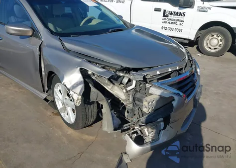 2013 Nissan Altima 2.5 Sv z USA, uszkodzony, nr VIN 1N4AL3AP2DN565552